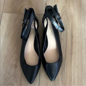 Nine West black flats size 6